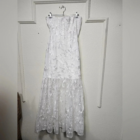 Lulu's Angelic Mood White Floral Embroidered Strapless Maxi Dress L Wedding NWOT - Picture 9 of 11